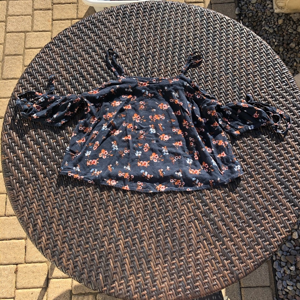 Flowy top - Picture 2 of 3